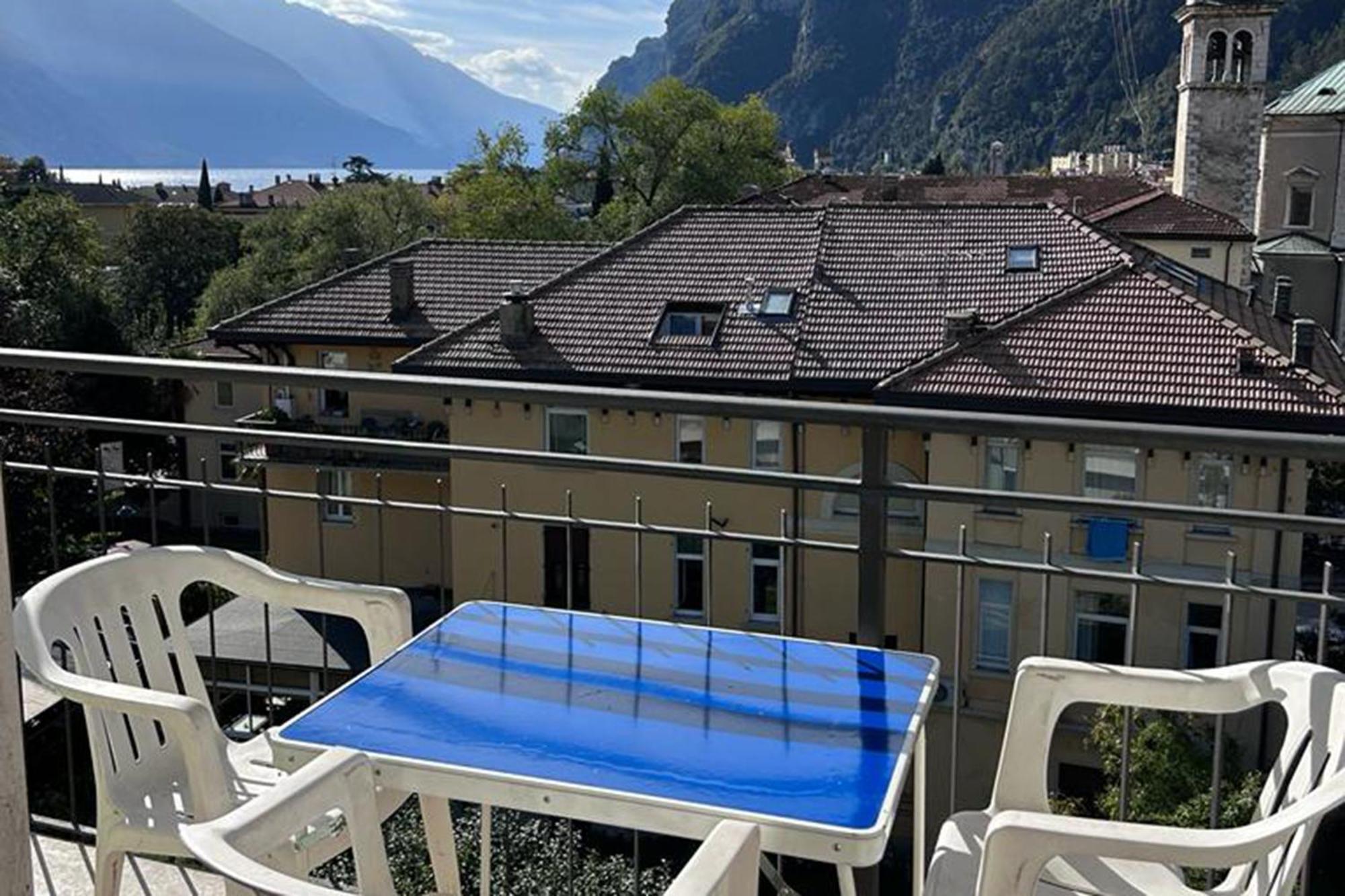 Apartment Garda View - Happy